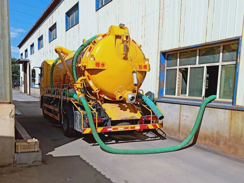 大树根厂区化粪池清理